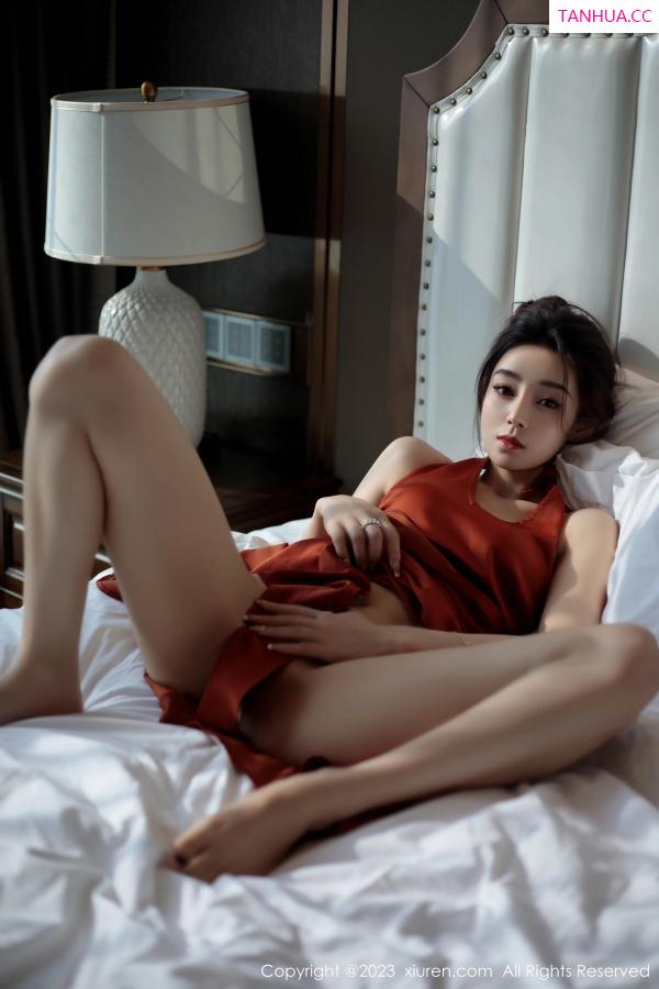   [XiuRen]高清写真图 2023.06.06 No.6861 苏曼兮 新人美腿第27张图片